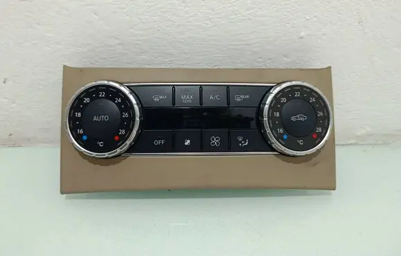 Mercedes-Benz C W204 Climate control unit A2049006808