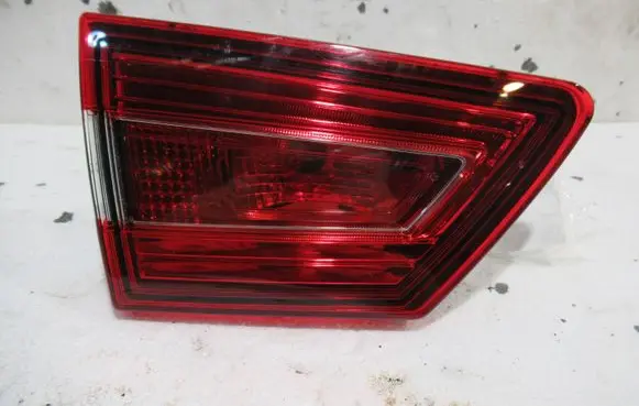 Renault Clio IV Tailgate rear/tail lights