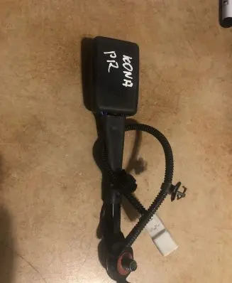 Hyundai Kona I Front seatbelt buckle
