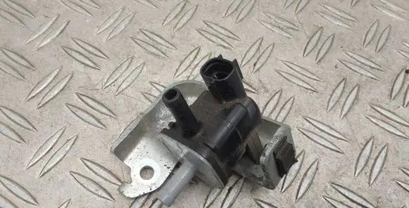 Toyota Auris E180 Valve vacuum 9091012276