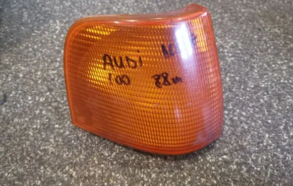 Audi 100 200 5000 C3 Front indicator light