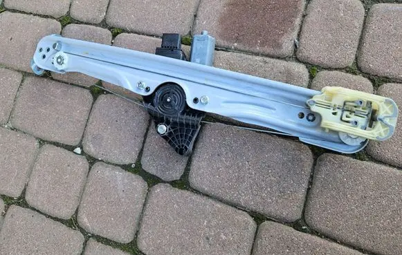 Opel Crossland X Front door window regulator motor 39187590