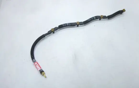 Volkswagen PASSAT B7 Fuel return line/hose 