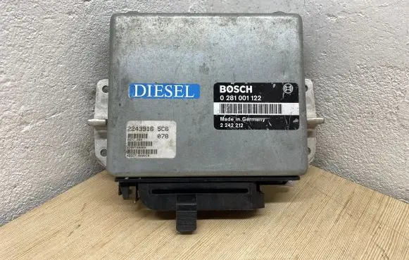 BMW 5 E34 Engine control unit/module 0281001122 2242212