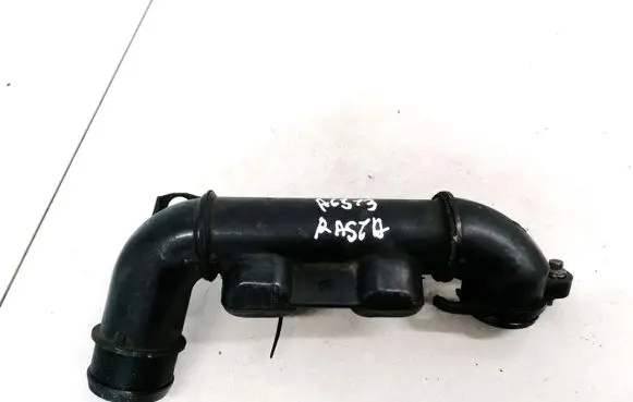 Volvo V50 Intercooler hose/pipe 003524