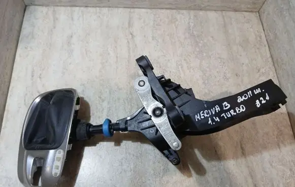 Opel Meriva B Gear shifter/selector 8126300250