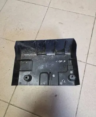 Volkswagen Tiguan other engine part 5QF972136