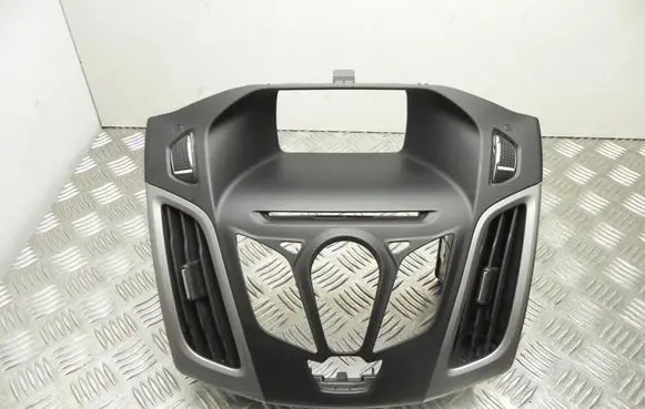 Radio/GPS head unit trim