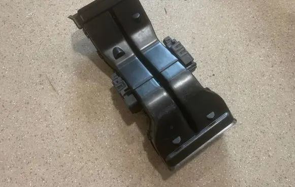 Audi e-tron Cabin air duct channel 4KE857042A