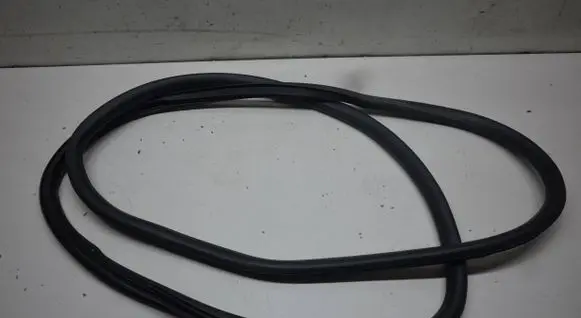 Opel Astra J Trunk rubber seal (body) 13259933