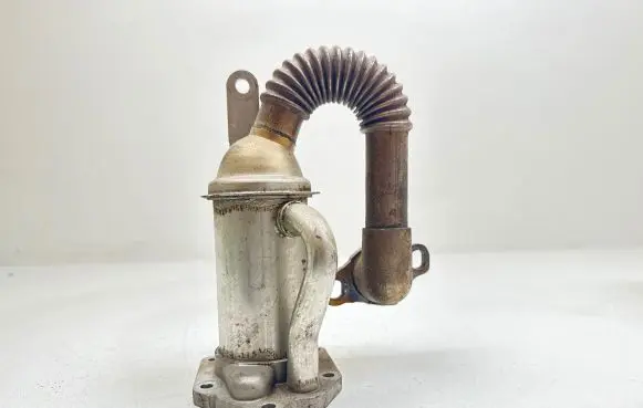 Nissan Note (E11) EGR valve 147352070R1 K01209