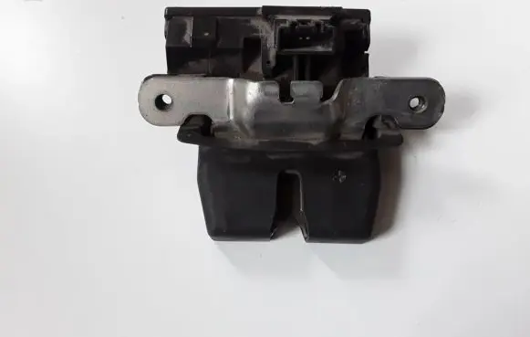 Loading door lock