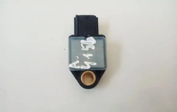 Chrysler Sebring (JS) Airbag deployment crash/impact sensor p04896065aa 39754c
