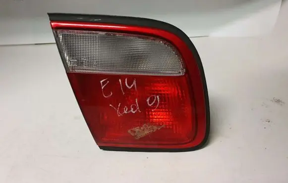 Mazda Xedos 9 Tailgate rear/tail lights 22661693