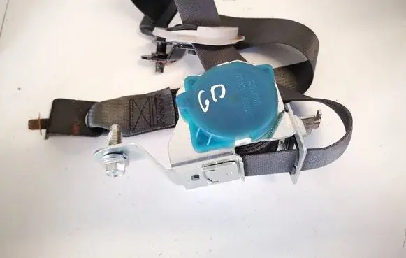 Rear seatbelt