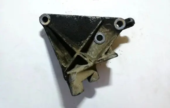 Opel Vectra B Engine mounting bracket