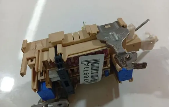 Nissan Micra Fuse box set