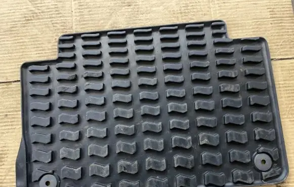 Audi Q7 4L Rear floor mat 4L0061511