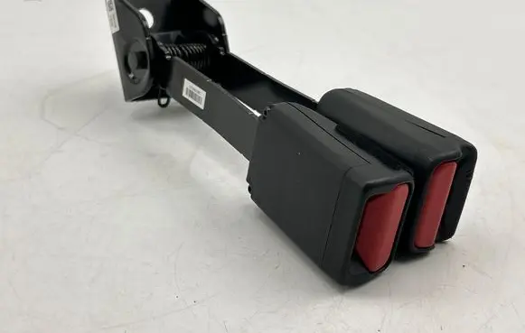 Jeep Grand Cherokee WL Rear seatbelt buckle