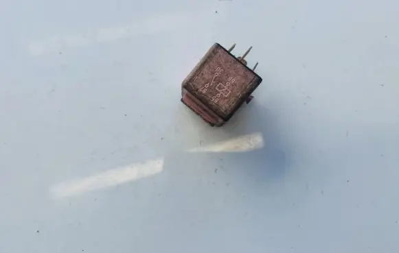 BMW 5 E39 Other relay 0332019168 8365326