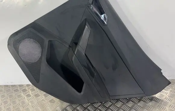 Seat Arona Rear door card panel trim