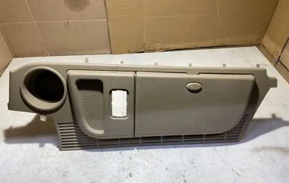 Land Rover Discovery 4 - LR4 Glove box ESJ501010