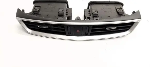 Nissan X-Trail T32 Dashboard air vent grill cover trim 687504CE0A