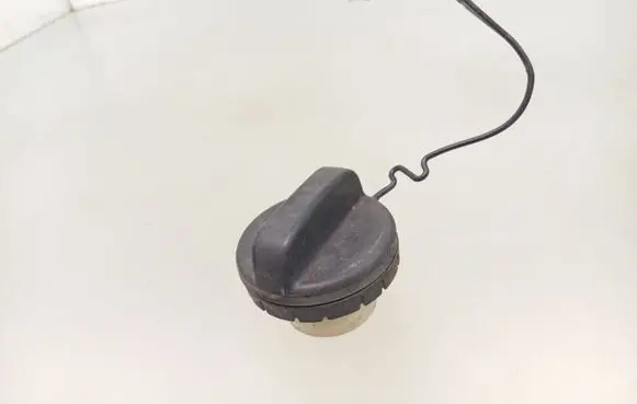Toyota Avensis T270 Fuel tank filler cap 