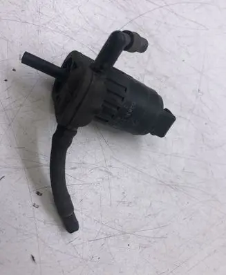 Fiat 500L Windscreen/windshield washer pump D2831