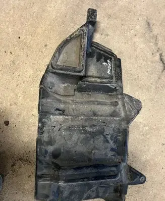 Mitsubishi Space Wagon Engine splash shield/under tray MR358609 MR292371 MR35860979