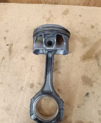 Mercedes-Benz E W238 Piston A2760300520 A2760300700