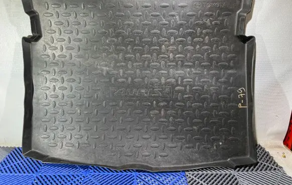 Toyota Auris E180 Trunk/boot mat liner 