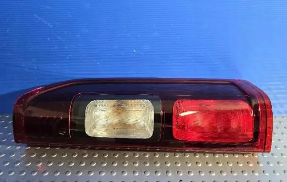 Renault Trafic III (X82) Rear/tail lights 265504656R