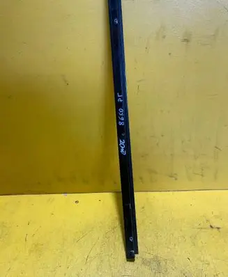 BMW X3 E83 Rear door windshield rail 