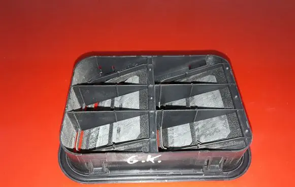 Nissan Qashqai Quarter panel pressure vent 8200003575