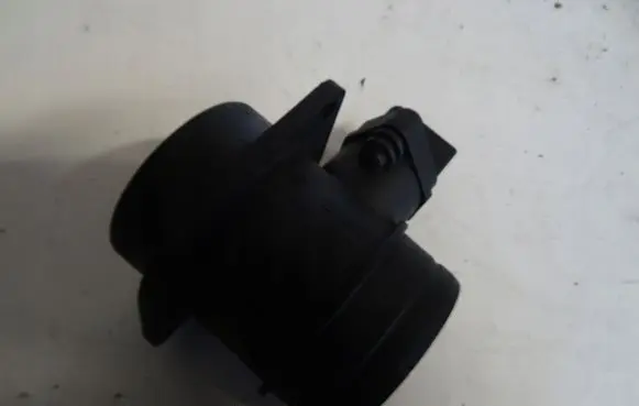 Volkswagen Golf IV Mass air flow meter 0281002757
