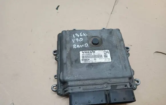 Volvo V70 Engine control unit/module 30729826A 0281012103
