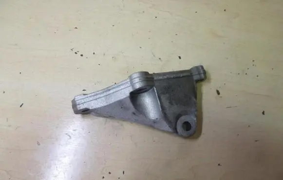 BMW 4 F32 F33 Engine mounting bracket 7810698 VD2786