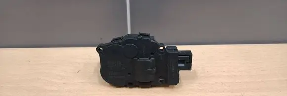 Mercedes-Benz C W204 Air flap motor/actuator K9749005 EFB330 23032010