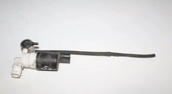 Volvo V60 Windscreen/windshield washer pump 31349264