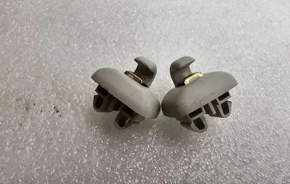 Sun visor clip/hook/bracket
