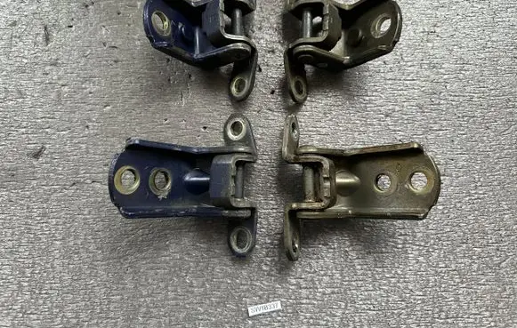 Nissan Patrol Y61 Rear door hinge set 824002J000 824012J000 824202J000