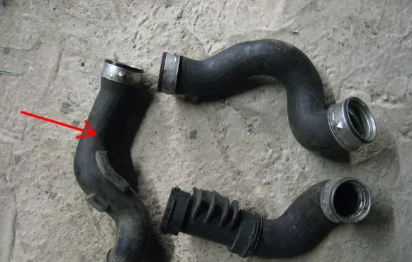 Mercedes-Benz C W203 Intercooler hose/pipe A2035283482