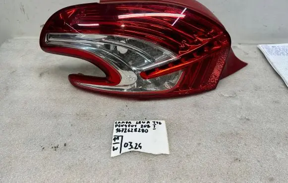 Peugeot 208 Rear/tail lights