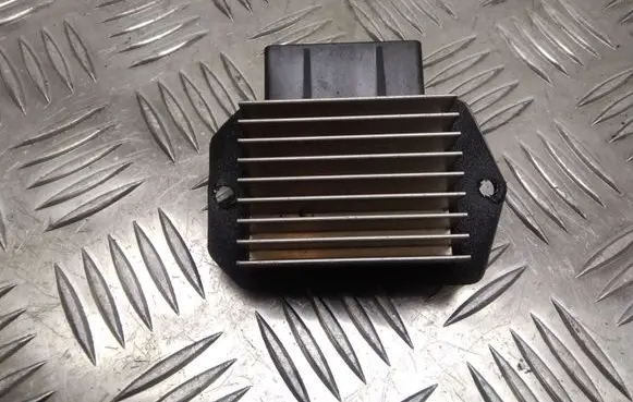 Toyota Prius (XW10) Heater blower fan relay 4993002100
