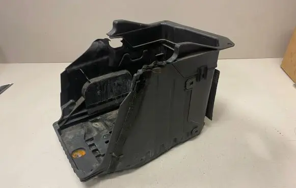 Battery box tray