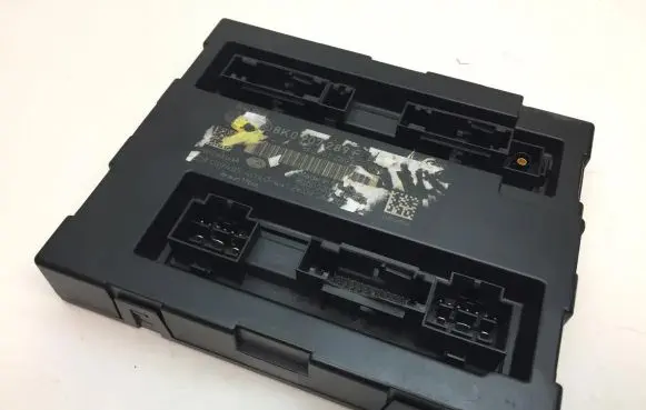 Audi A4 S4 B8 8K Comfort/convenience module 8K0907289F