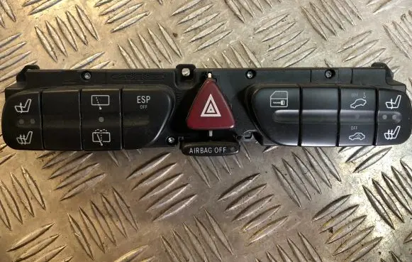Mercedes-Benz C W203 Hazard light switch 2038219258 3306470200 20186880001