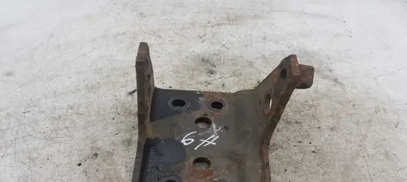 Nissan X-Trail T30 Engine mounting bracket NOCODE