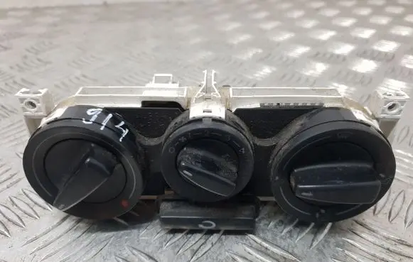 Skoda Octavia Mk1 (1U) Climate control unit 1J0819045E